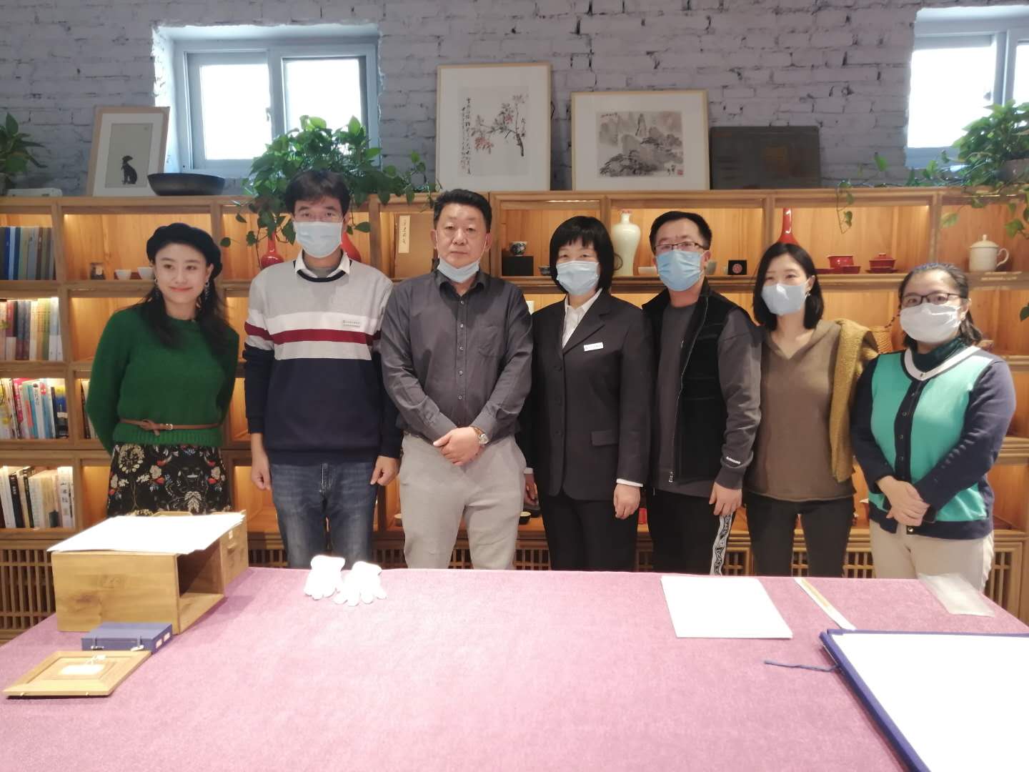 参与直播人员合影